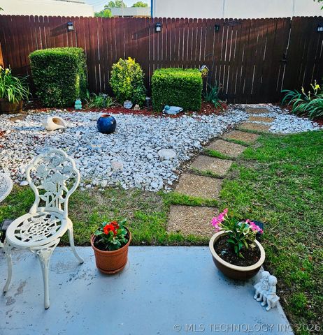 549 N Elm Street H, Jenks, OK 74037