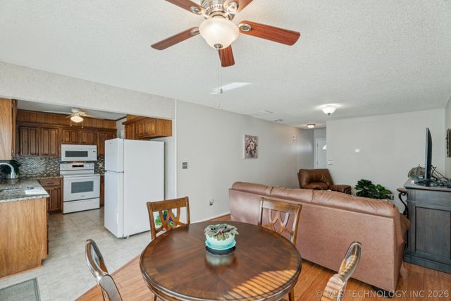 549 N Elm Street H, Jenks, OK 74037