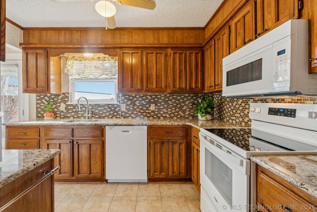 549 N Elm Street H, Jenks, OK 74037