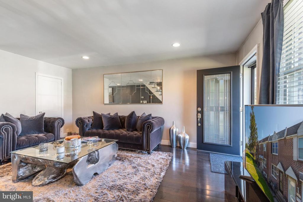 22 KING AVE, Folcroft, PA 19032