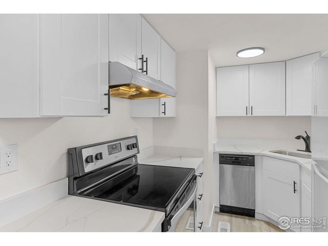 323 S Taft Ct, Louisville, CO 80027