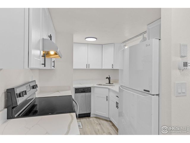 323 S Taft Ct, Louisville, CO 80027