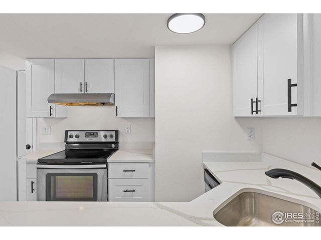 323 S Taft Ct, Louisville, CO 80027