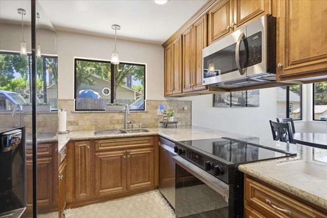 3210 Bentley Dr, Rescue, CA 95672