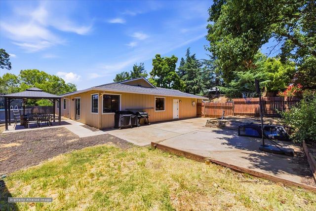 3210 Bentley Dr, Rescue, CA 95672