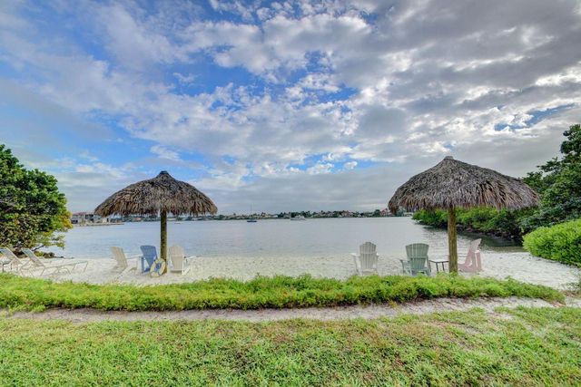 500 Scotia Drive 305, Hypoluxo, FL 33462
