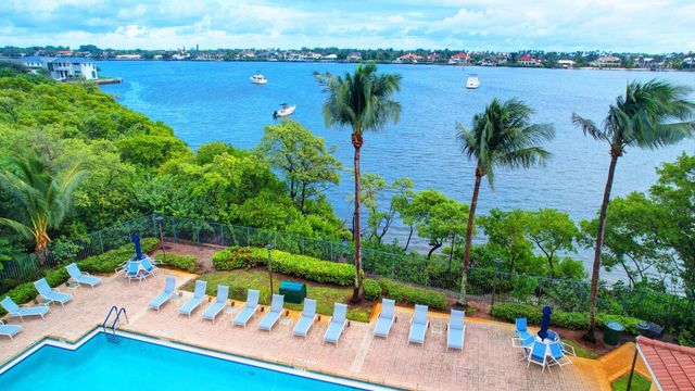 500 Scotia Drive 305, Hypoluxo, FL 33462