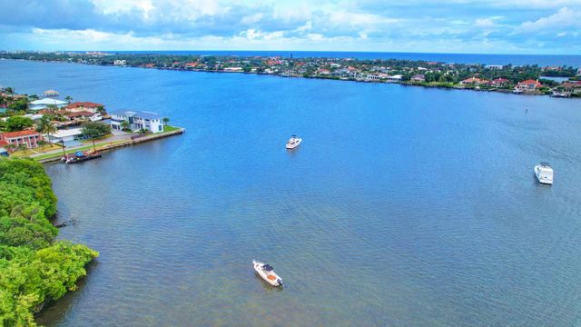 500 Scotia Drive 305, Hypoluxo, FL 33462