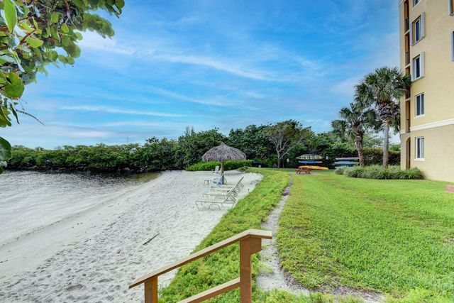500 Scotia Drive 305, Hypoluxo, FL 33462