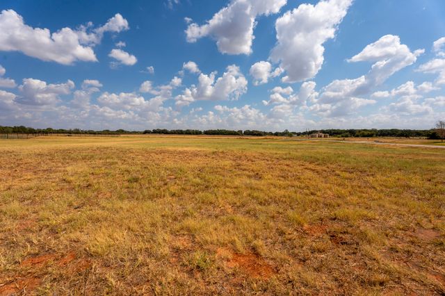 1200 Explorer Lane, Granbury, TX 76049