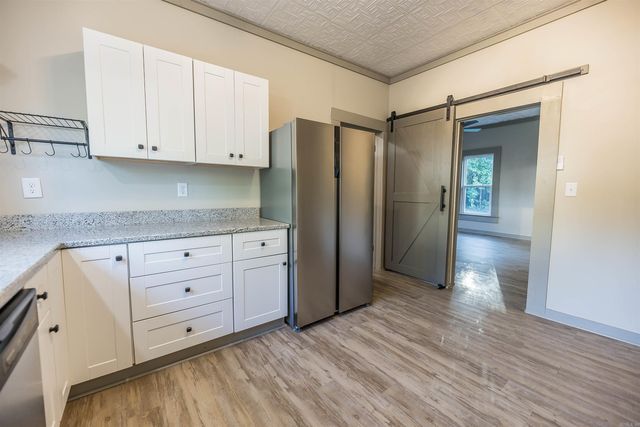 403 Fairview Rd, Camden, AR 71701