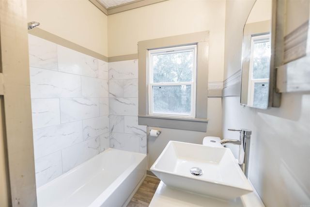 403 Fairview Rd, Camden, AR 71701