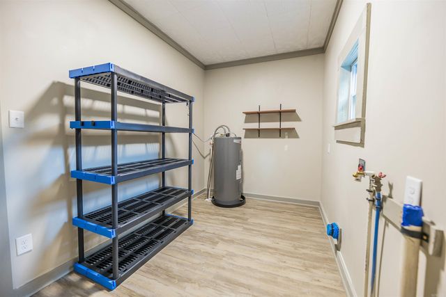 403 Fairview Rd, Camden, AR 71701