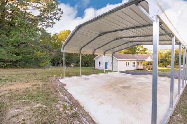 403 Fairview Rd, Camden, AR 71701