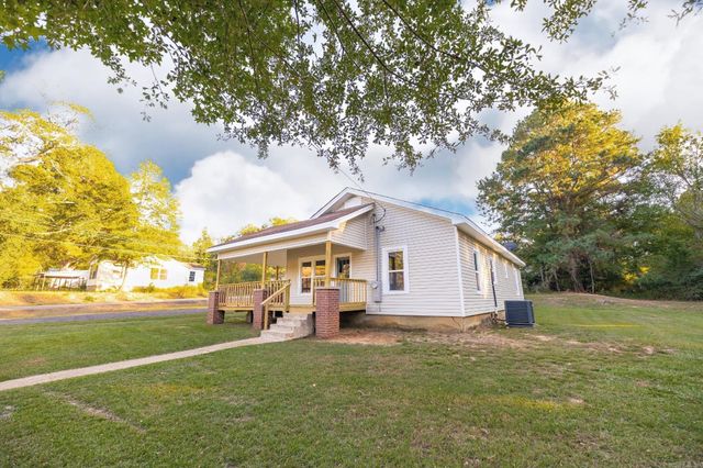 403 Fairview Rd, Camden, AR 71701