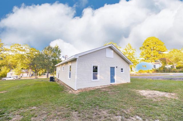 403 Fairview Rd, Camden, AR 71701