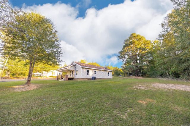 403 Fairview Rd, Camden, AR 71701