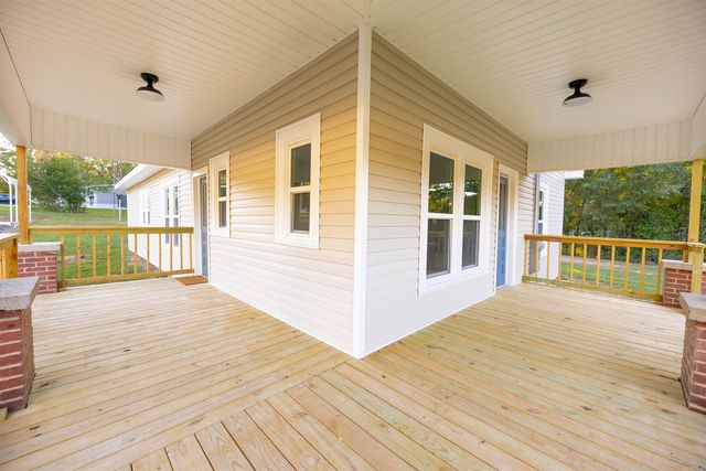 403 Fairview Rd, Camden, AR 71701