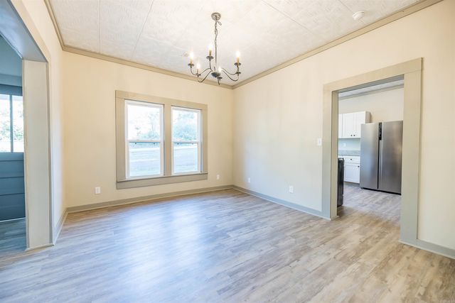 403 Fairview Rd, Camden, AR 71701