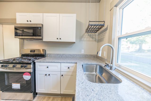 403 Fairview Rd, Camden, AR 71701