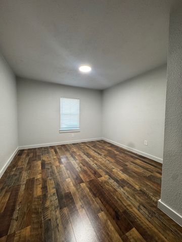 309 Hillcrest Street, Mansfield, TX 76063