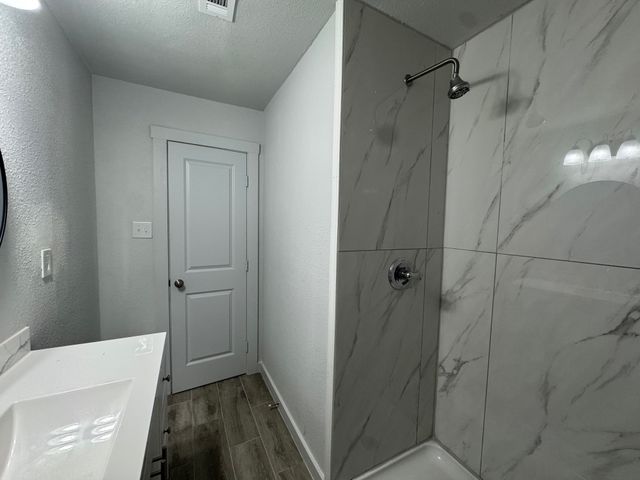 309 Hillcrest Street, Mansfield, TX 76063