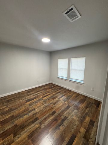 309 Hillcrest Street, Mansfield, TX 76063