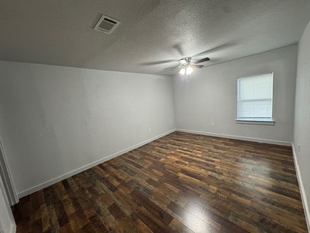 309 Hillcrest Street, Mansfield, TX 76063