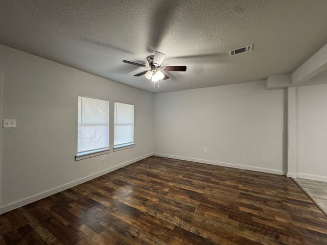 309 Hillcrest Street, Mansfield, TX 76063