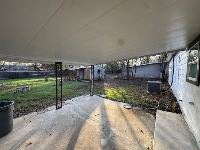 309 Hillcrest Street, Mansfield, TX 76063