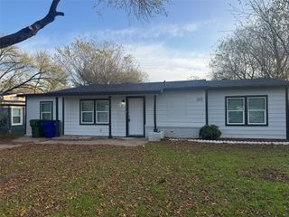 309 Hillcrest Street, Mansfield, TX 76063