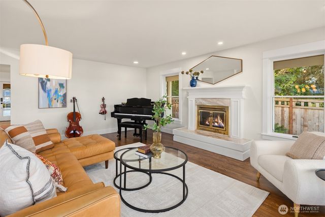 10058 NE Lafayette Avenue, Bainbridge Island, WA 98110