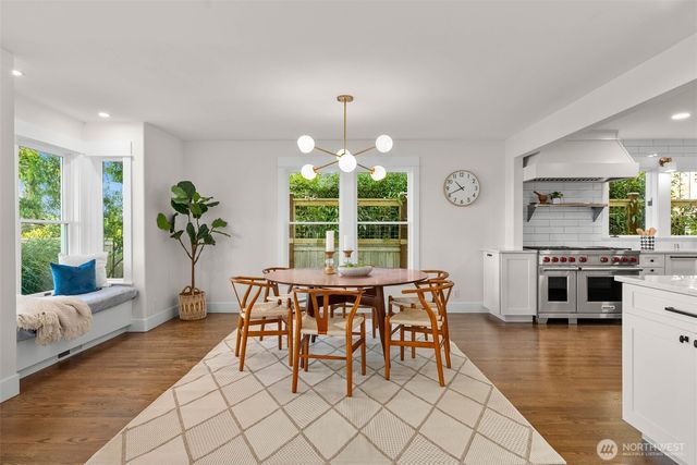 10058 NE Lafayette Avenue, Bainbridge Island, WA 98110
