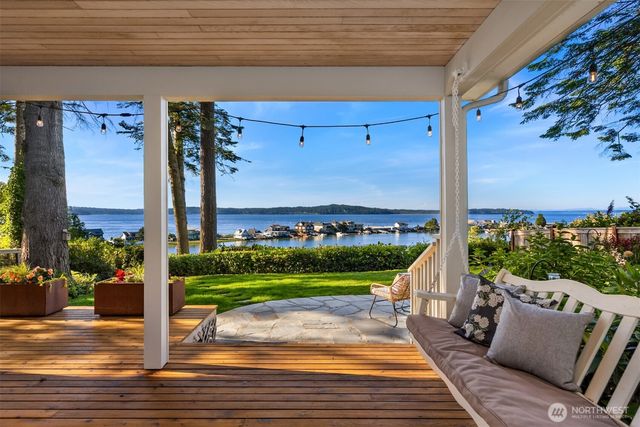 10058 NE Lafayette Avenue, Bainbridge Island, WA 98110