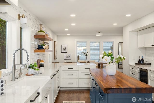 10058 NE Lafayette Avenue, Bainbridge Island, WA 98110
