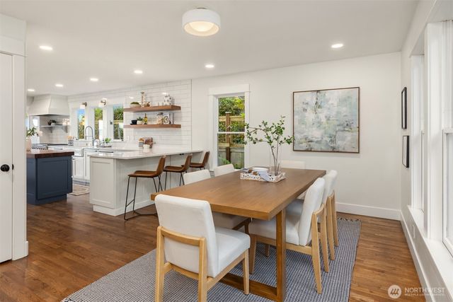 10058 NE Lafayette Avenue, Bainbridge Island, WA 98110