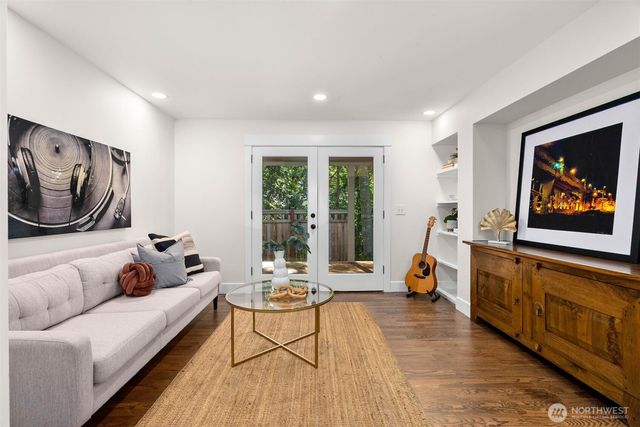 10058 NE Lafayette Avenue, Bainbridge Island, WA 98110