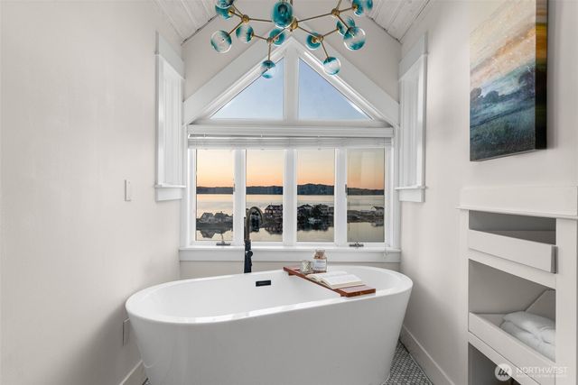10058 NE Lafayette Avenue, Bainbridge Island, WA 98110