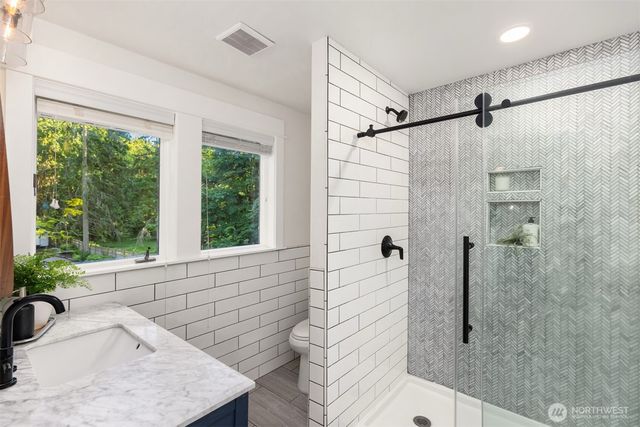 10058 NE Lafayette Avenue, Bainbridge Island, WA 98110