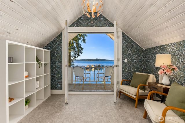 10058 NE Lafayette Avenue, Bainbridge Island, WA 98110