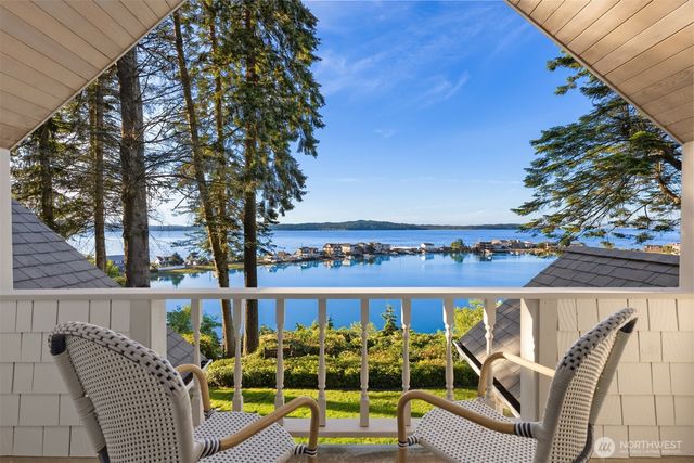 10058 NE Lafayette Avenue, Bainbridge Island, WA 98110