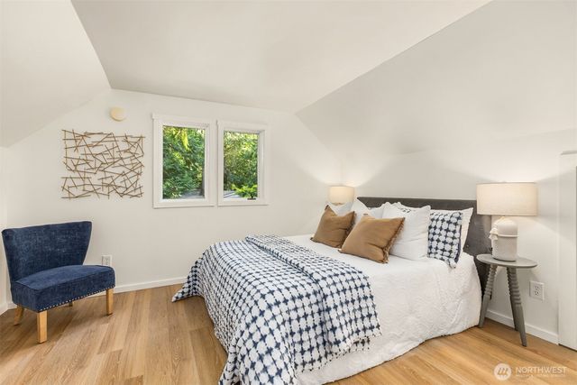 10058 NE Lafayette Avenue, Bainbridge Island, WA 98110