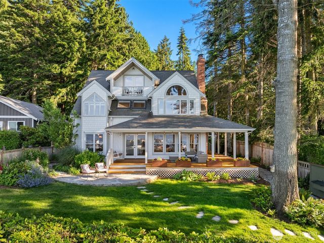 10058 NE Lafayette Avenue, Bainbridge Island, WA 98110