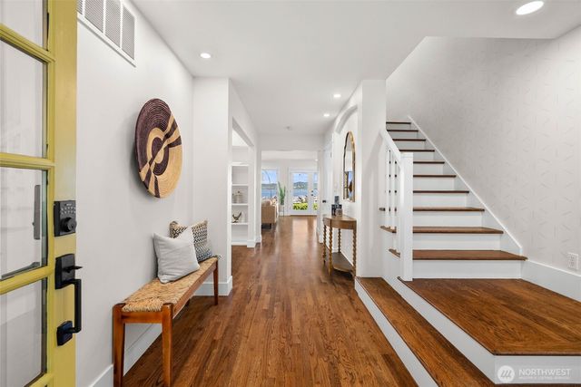 10058 NE Lafayette Avenue, Bainbridge Island, WA 98110