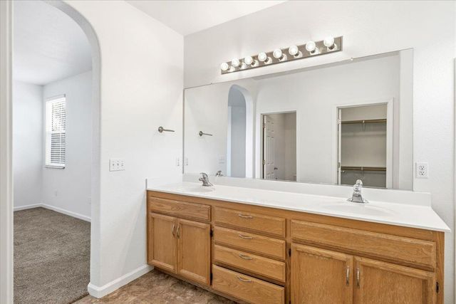 2129 Golden Gate Dr, Plumas Lake, CA 95961