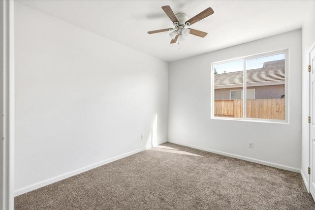 2129 Golden Gate Dr, Plumas Lake, CA 95961