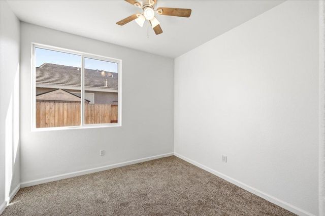 2129 Golden Gate Dr, Plumas Lake, CA 95961
