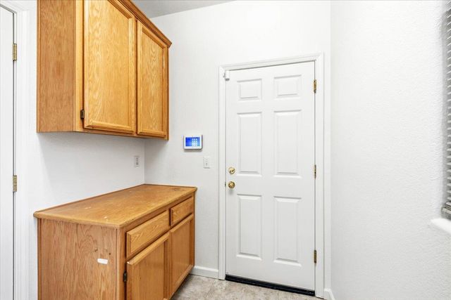 2129 Golden Gate Dr, Plumas Lake, CA 95961