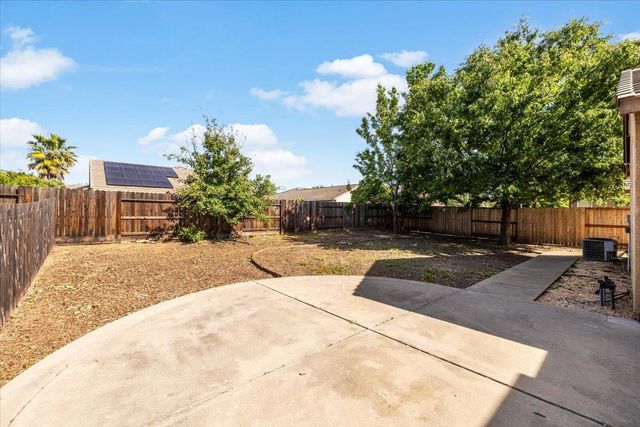 2129 Golden Gate Dr, Plumas Lake, CA 95961