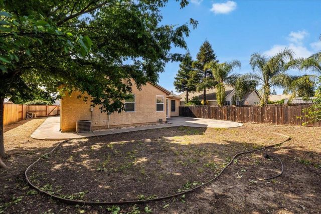 2129 Golden Gate Dr, Plumas Lake, CA 95961